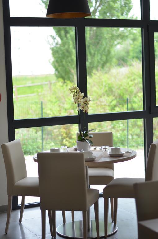 Logis Hotel - La Chambre D'Amiens Esterno foto