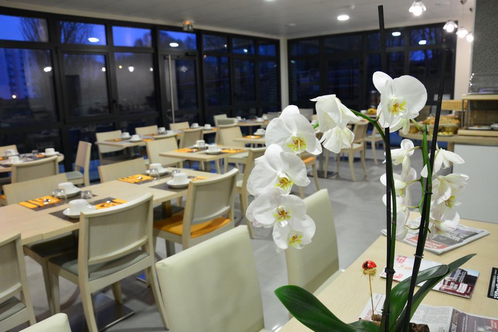 Logis Hotel - La Chambre D'Amiens Esterno foto