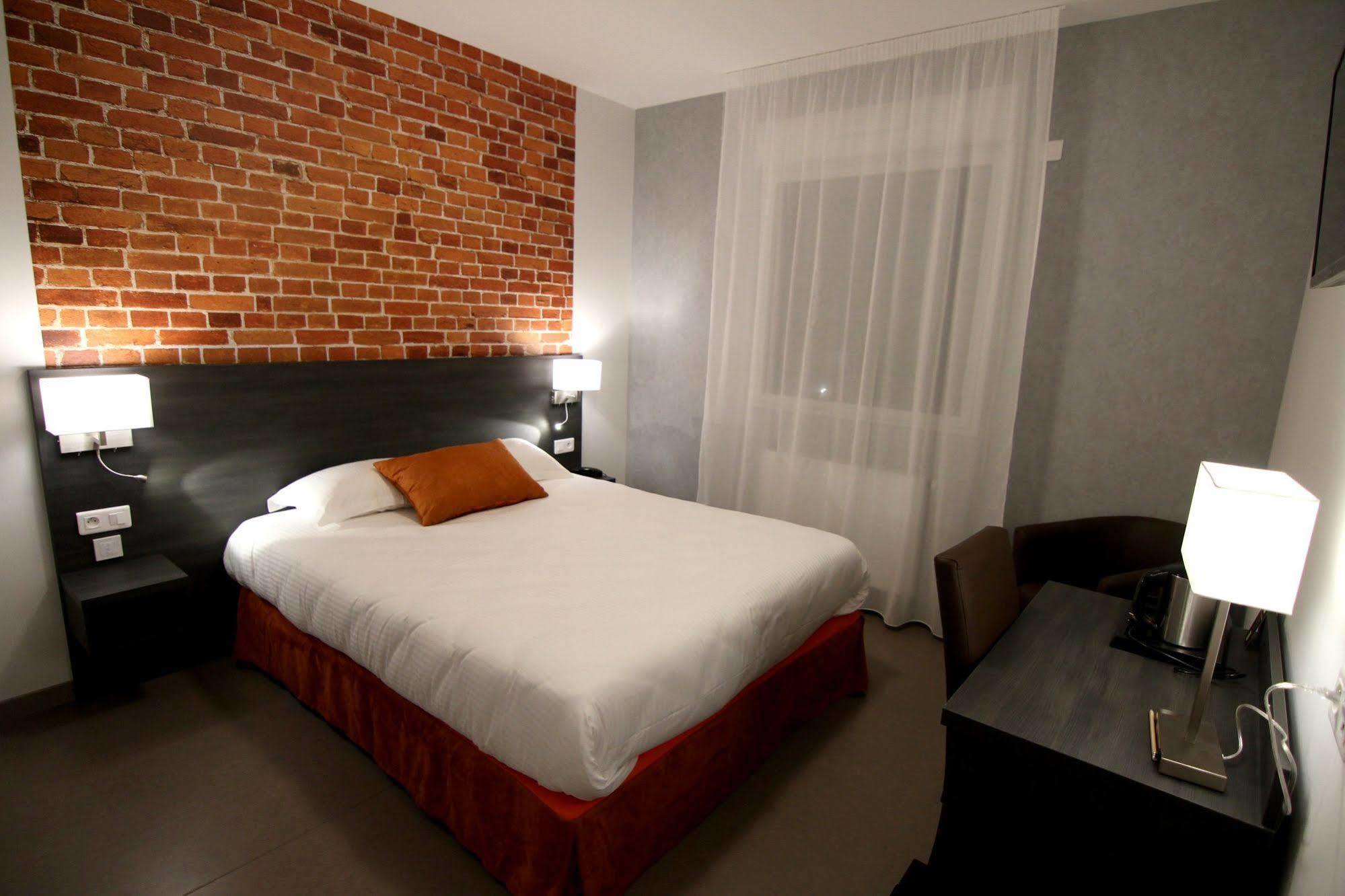 Logis Hotel - La Chambre D'Amiens Esterno foto