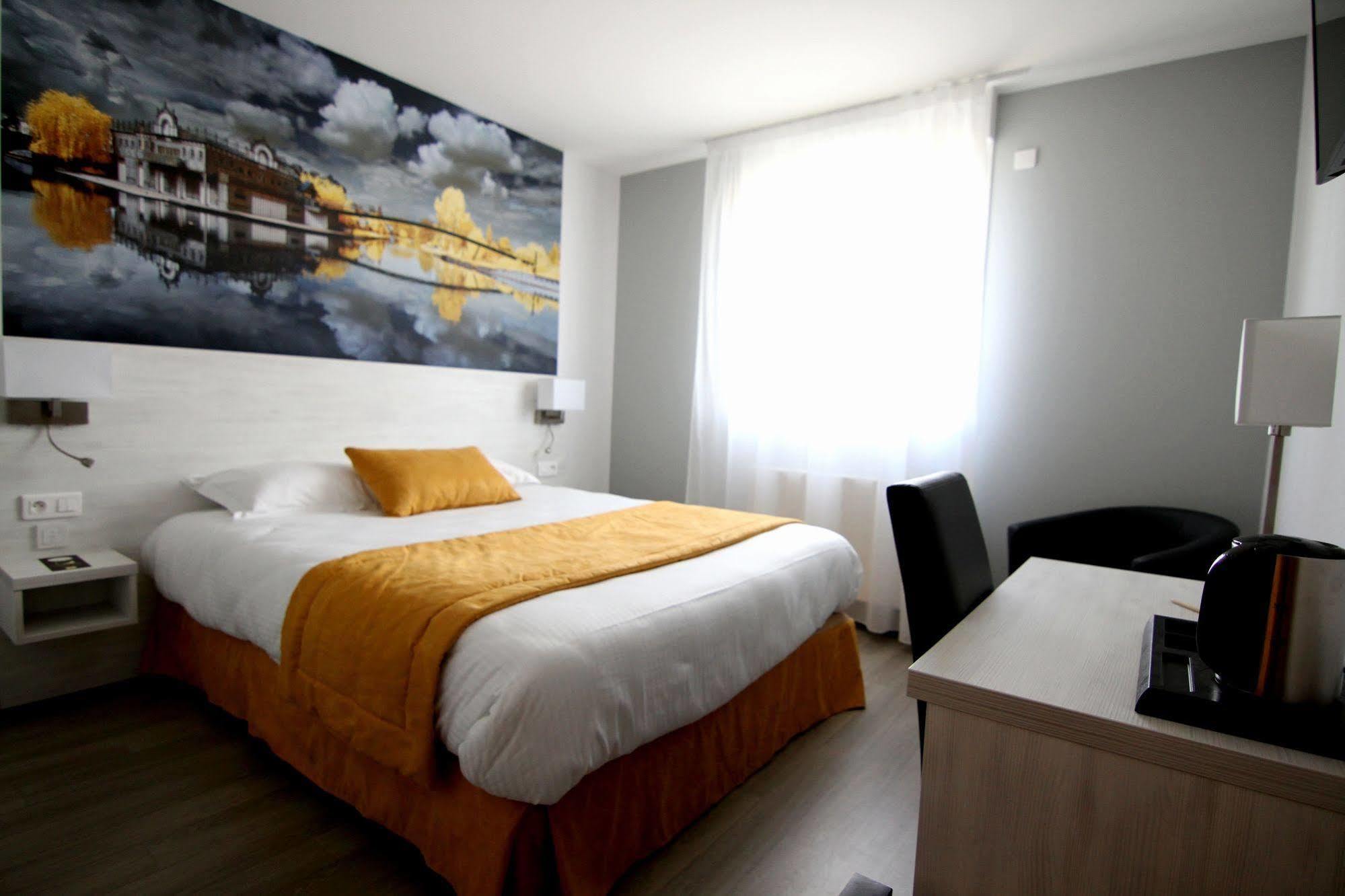 Logis Hotel - La Chambre D'Amiens Esterno foto